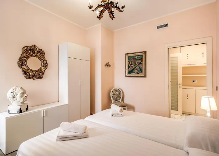 La Dolce Of Via Veneto - Prestigious With Wonderful Terrace In The Historic Center דירה