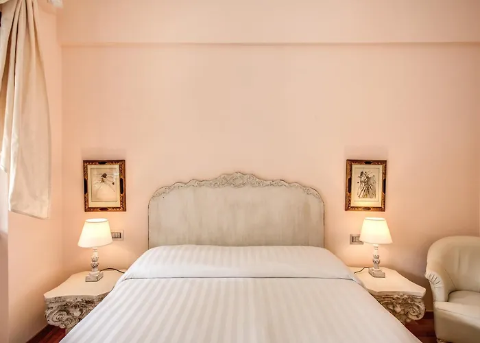 La Dolce Of Via Veneto - Prestigious With Wonderful Terrace In The Historic Center דירה רומא